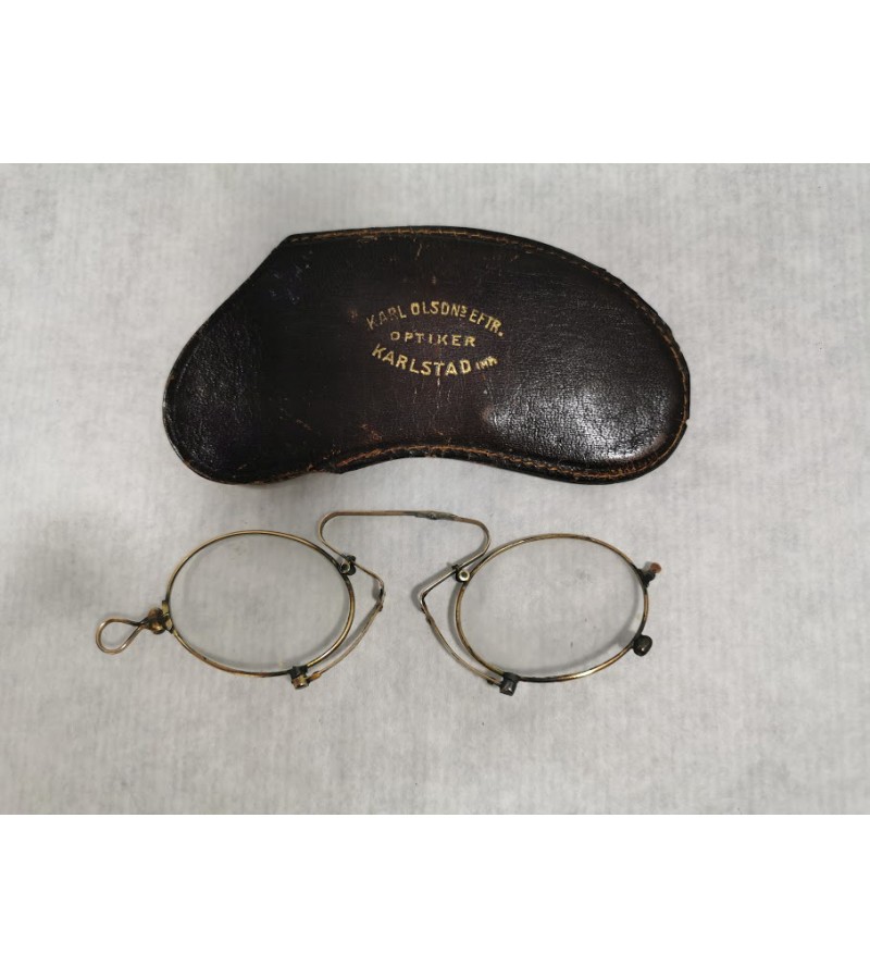 Pensne akiniai su dėklu, antikvariniai. Kaina 73