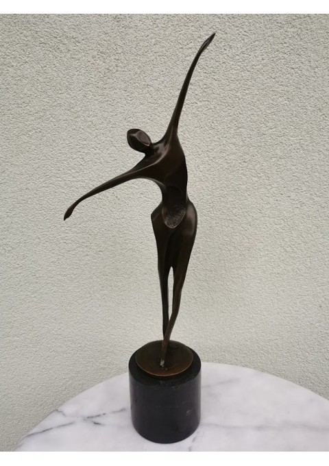 Statula bronzinė Modern stiliaus Vyras, autorius Max Milo. Gamintojas Fonderie Bords de Seine, Prancūzija. Patinuota bronza, marmuras. Aukštis 58 cm. Kaina 227