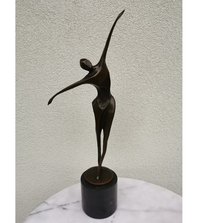 Statula bronzinė Modern stiliaus Vyras, autorius Max Milo. Gamintojas Fonderie Bords de Seine, Prancūzija. Patinuota bronza, marmuras. Aukštis 58 cm. Kaina 227