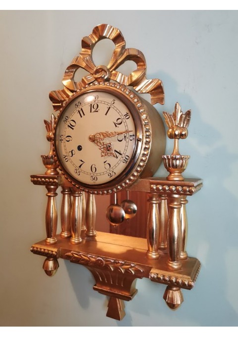 Laikrodis puošnus, antikvarinis, pakabinamas, sieninis. Veikiantis, patikrintas laikrodininko. Kaina 167