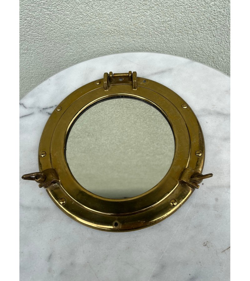 Laivo bronzinis iliuminatorius - veidrodis atidaromas, Svoris 1,8 kg. Kaina 93