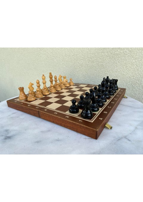 Šachmatai su lenta mediniai, vintažiniai. Kaina 83 už viską