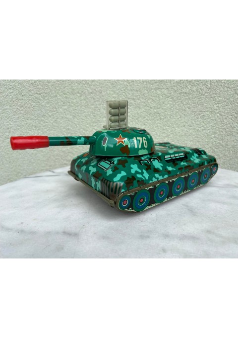 Žaislas - skardinis sovietinis tankas tarybinių laikų. Kaina 63