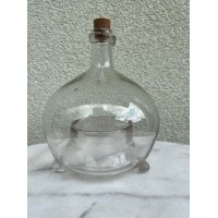 Musgaudis stiklinis, antikvarinis. Aukštis be kamščio 18, skersmuo 15 cm. Kaina 62