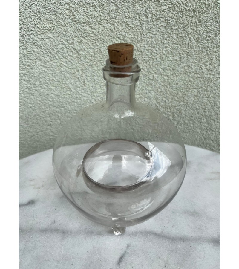 Musgaudis stiklinis, antikvarinis. Aukštis be kamščio 18, skersmuo 15 cm. Kaina 62
