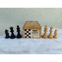 Šachmatai mediniai, medinėje dėžutėje, vintažiniai. Kaina 42