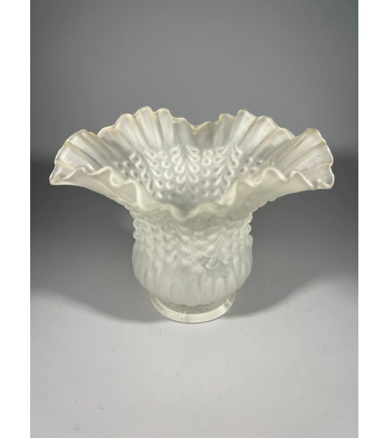 Šviestuvo, lempos gaubtas Tulpė, stiklinis, antikvarinis. Kaina 16