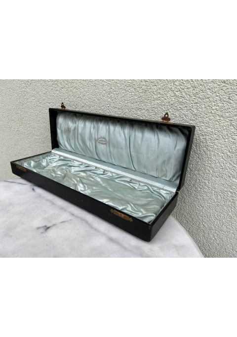 Dėžutė antikvarinė sidabriniam samčiui ar pan.  Dydis: 6,5 x 13,5 x 43 cm. Kaina 26