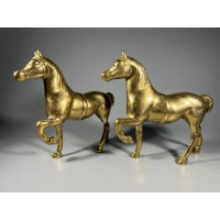 Statulėlės, figūrėlės arkliukų, žirgų bronzės, antikvarinio stiliaus. 2 vnt. Kaina po 36