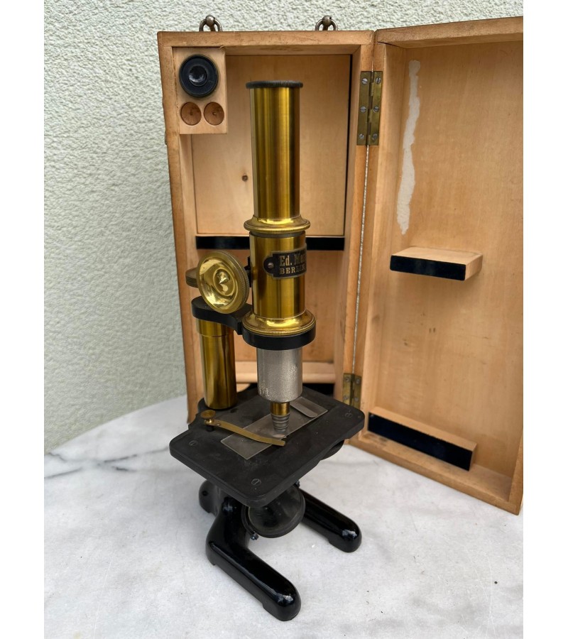 Mikroskopas Ed Messter, BERLIN, N.W. su originalia dėže, papildomu objektyvu, preaparatais, antikvarinis. Apie 1905 m. Veikiantis. Kaina 387