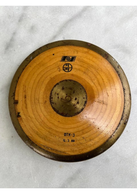 Sportinis metimo diskas, vibtažinis, sovietinis. tarybinių laikų. Skersmuo 18 cm. Svoris 1 kg. Kaina 33