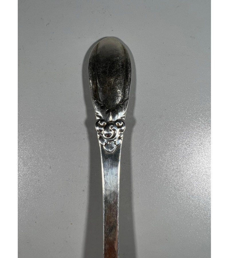 Šaukštas, samtelis sidabrinis Evald Nielsen, antikvarinis. Danija. Svoris 74 g. Praba 830. 1916 m. Ilgis 19 cm. Būklė labai gera. Kaina 128