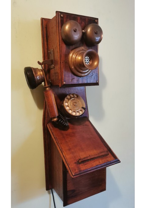 Telefonas senovinio stiliaus. Buvo naudojamas pagal paskirtį. Kaina 187