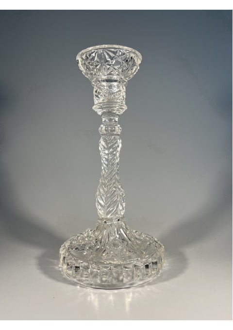 Žvakidė stiklinė vintažinė, raižyto stiklo. Kaina 28