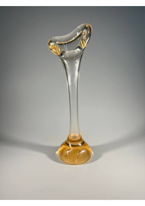 Vaza stiklinė, vintažinė. Aukštis 26 cm. Kaina 36