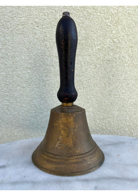 Varpas mokyklinis su rankena, antikvarinis. bronzinis. Kaina 68