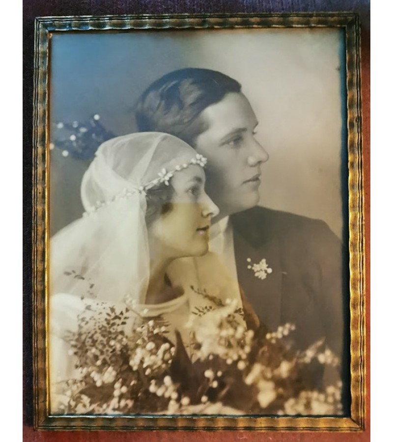 Nuotrauka vestuvinė mediniame rėmelyje su stiklu antikvarinė. Kaina 18