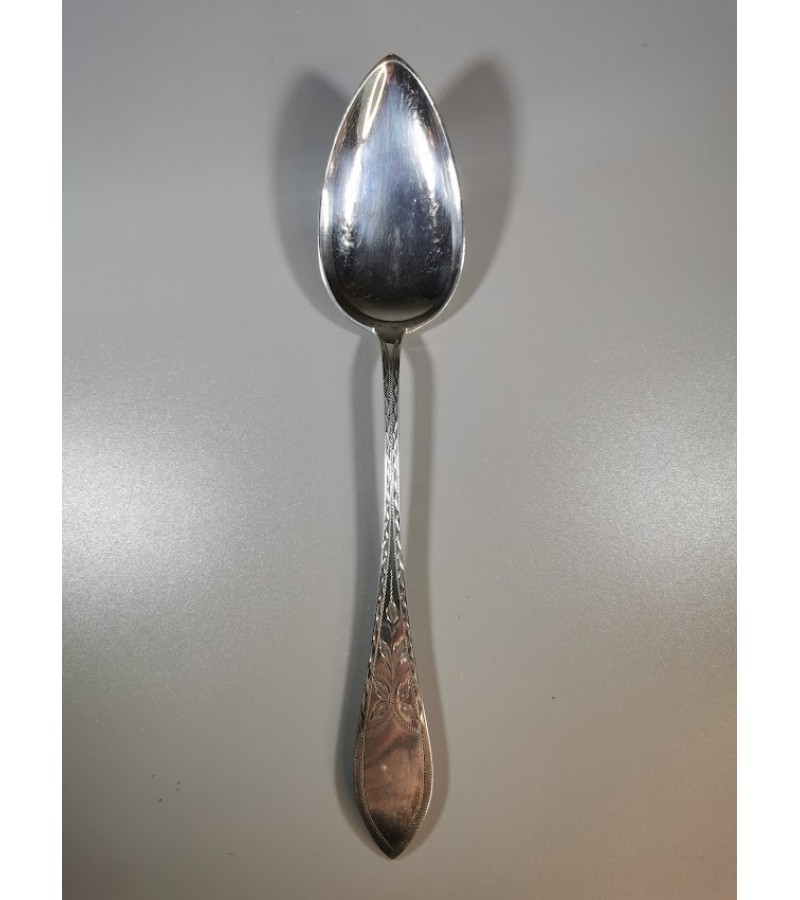 Šaukštas sidabrinis, antikvarinis. Danija. Svoris 35 g.  Praba 830 (3 bokštai). 1910 m. Ilgis 22 cm. Kaina 41