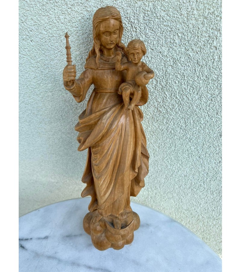 Statula medinė, pakabinama Šv. Marijos su kūdikėliu Jėzumi. Autorinė. Kaina 103