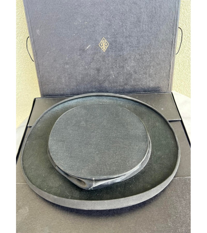 Cilindras - skrybėlė su dėže, antikvarinis, vokiškas. Kaina 113