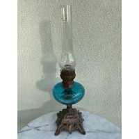 Lempa žibalinė, antikvarinė, mėlyno stiklo, puošniu metaliniu pagrindu. Lempereur & Bernard. Belgija. Veikianti. Kaina 92