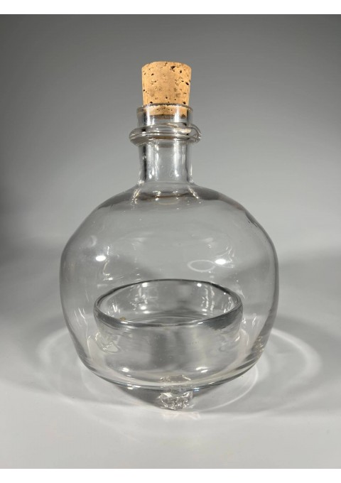 Musgaudis stiklinis, antikvarinis. Kaina 63