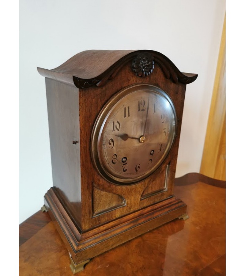 Laikrodis pastatomas, židininis antikvarinis, angliškas. Netikrintas. Kaina 87
