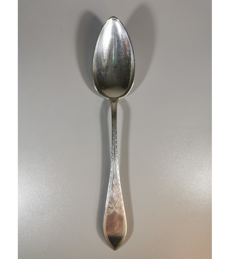 Šaukštas sidabrinis, antikvarinis. Danija. Svoris 47 g.  Praba 830 (3 bokštai). 1907 m. Ilgis 22,5 cm. Kaina 52