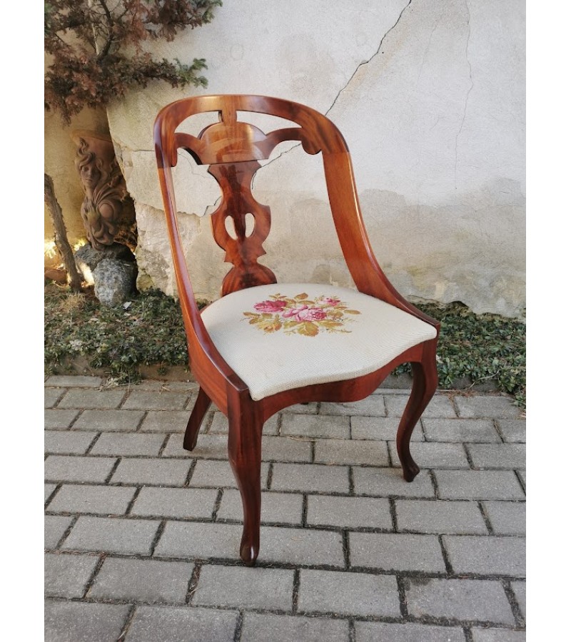 Kėdė, krėslas GOTHENBURG tvirta, antikvarinio stiliaus. Kaina 152