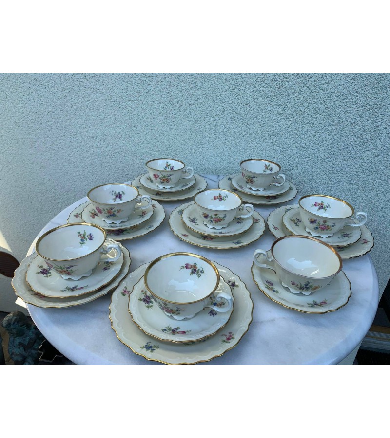 Puodeliai su lėkštutėmis porcelianiniai, antikvariniai.  Kainos:160 ml. po 16 eur ir 230 ml. po 23