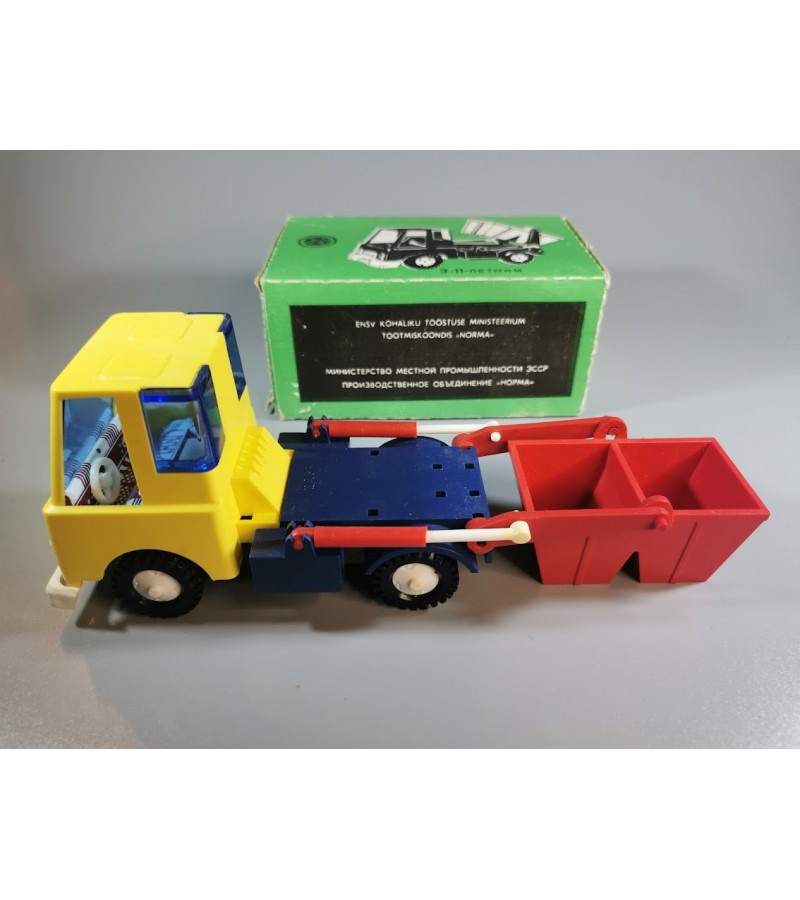 Mašinėlė Konteinerių pervežimams, plastmasinė, originalioje dėžutėje, tarybinių laikų, 1984 m. Kaina 12