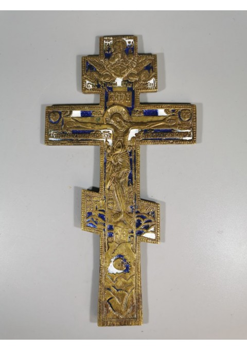 Kryžius stačiatikių, krikščionių ortodoksų, pravoslavų bronzinis, antikvarinis, puoštas dviejų spalvų emale. Kaina 132