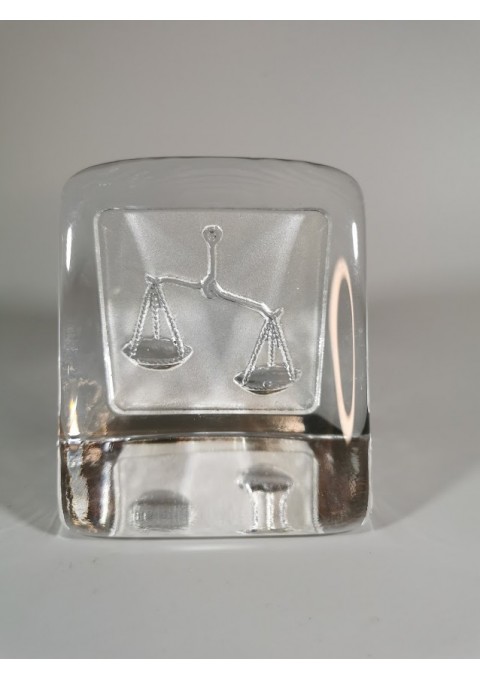 Stiklas masyvus, Zodiako ženklas Svarstyklės. Nybro Sweden. Design Paul Isling. Kaina 18
