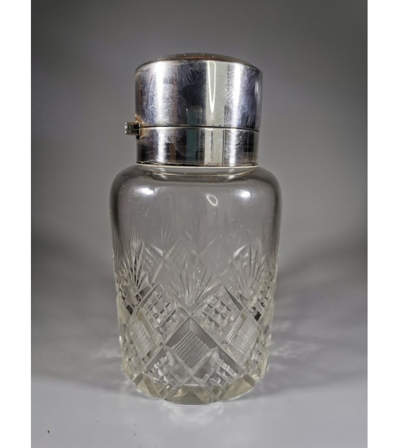 Indas, butelis sidabruotu kamščiu, sandariai užsidaromas, antikvarainis. Kaina 32