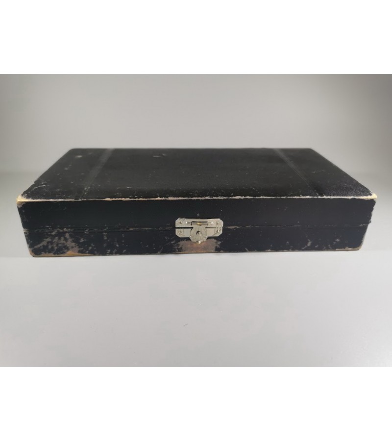 Šakučių sidabrinių, antikvarinių komplektas originalioje dėžutėje. 6 vnt. 1927 m. Prabuotos, svoris 297 g. Kaina 278 