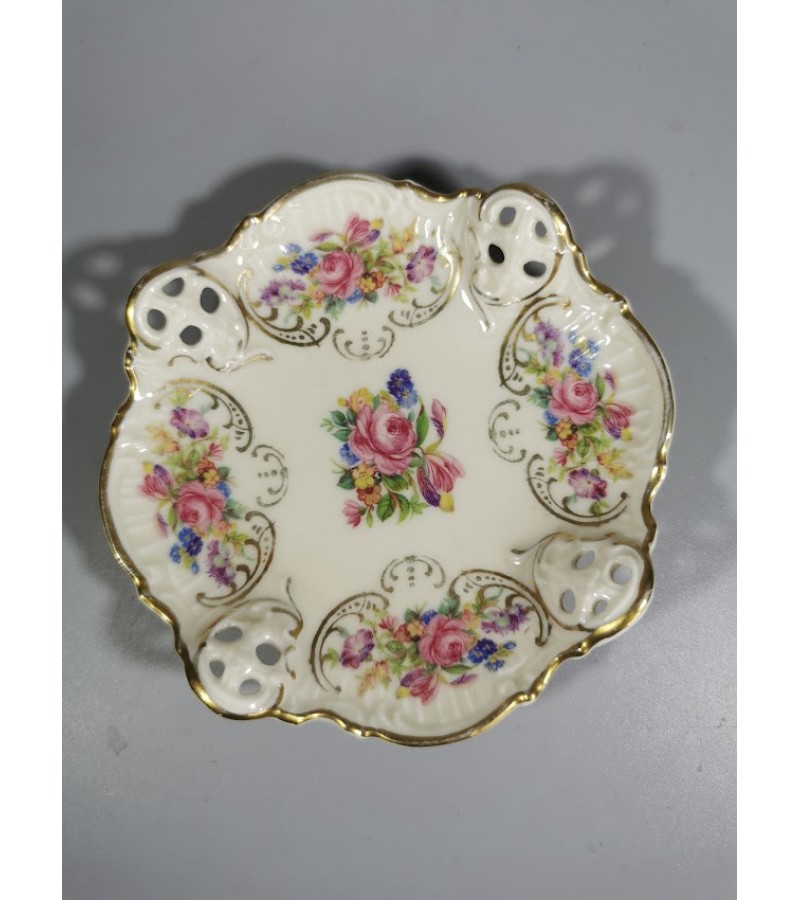 Lėkštutė Rosenthal porcelianinė, nedidelė, antikvarinė. Skersmuo 10 cm. Kaina 13