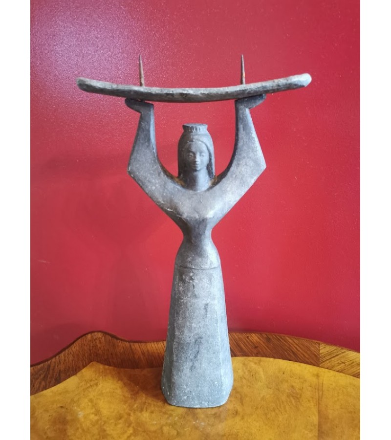 Žvakidė Lietuvaitė. Tarybinių laikų, metalinė. Svoris 1,7 kg. Kaina 32