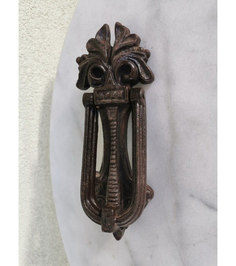 Durų belstukas špižinis, ketaus, antikvarinis. Kaina 42