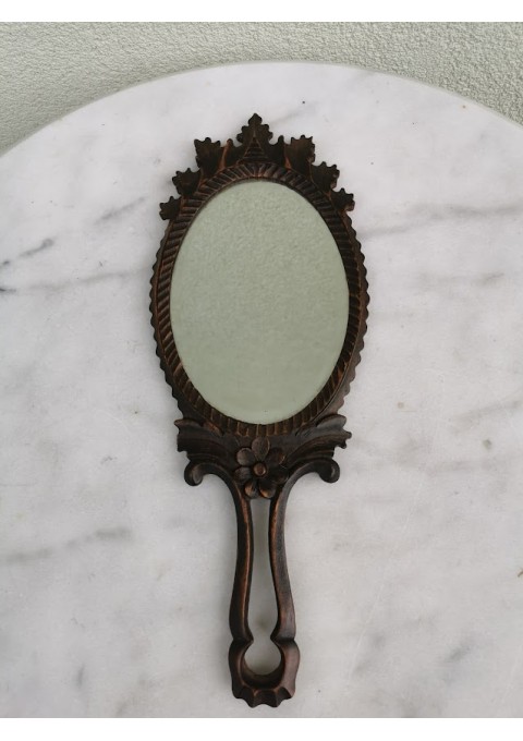 Veidrodėlis antikvarinis, veidrodis mediniu rėmu su rankena, facetuotu stiklu. Kaina 53