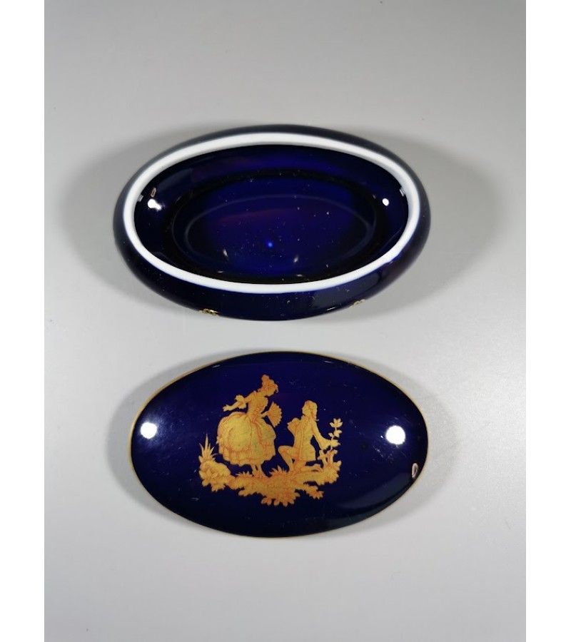 Dėžutė porcelianinė Fabrique et decore entierement a Limoges France kobalto spalvos. Kaina 22