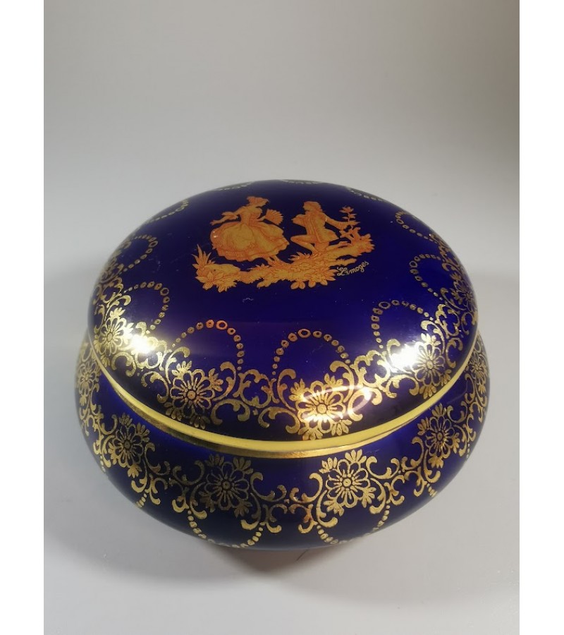 Dėžutė porcelianinė Fabrique et decore Limoges (France) konalto spalvos. Kaina 38