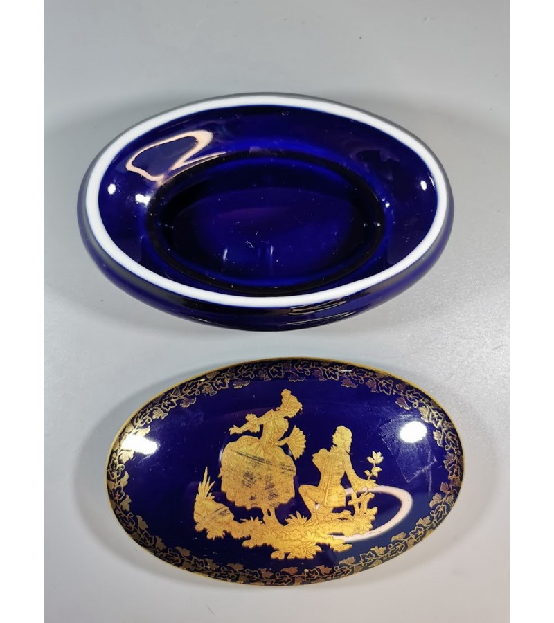 Dėžutė porcelianinė Porcelaine de  Limoges. Made in France, konalto spalvos. Kaina 33