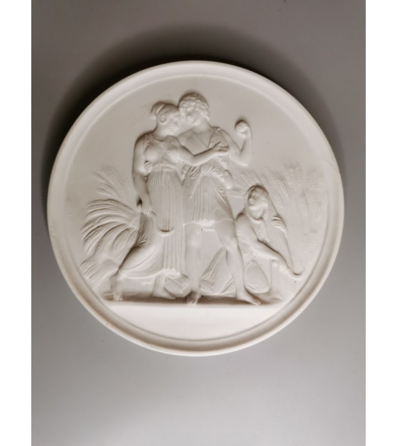 Plaketė porcelianinė antikos tema, biskvitas, Royal Copenhagen. Denmark. Skersmuo 20 cm. Kaina 18