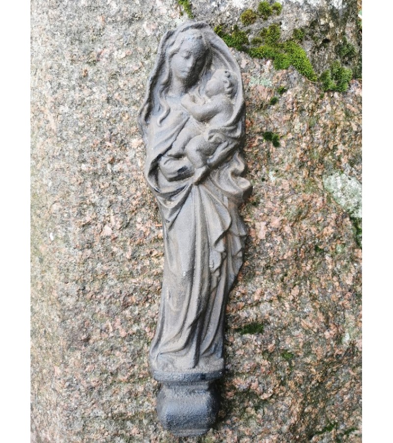 Statula Šv. Marija su kūdikiu Jėzumi ketaus, špižinė, 6,4 kg. svorio. Kaina 138