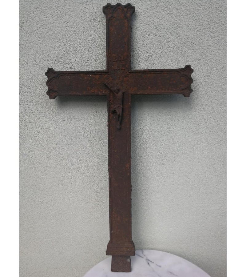 Kryžius antikvarinis ketaus, špižinis. Kaina 32