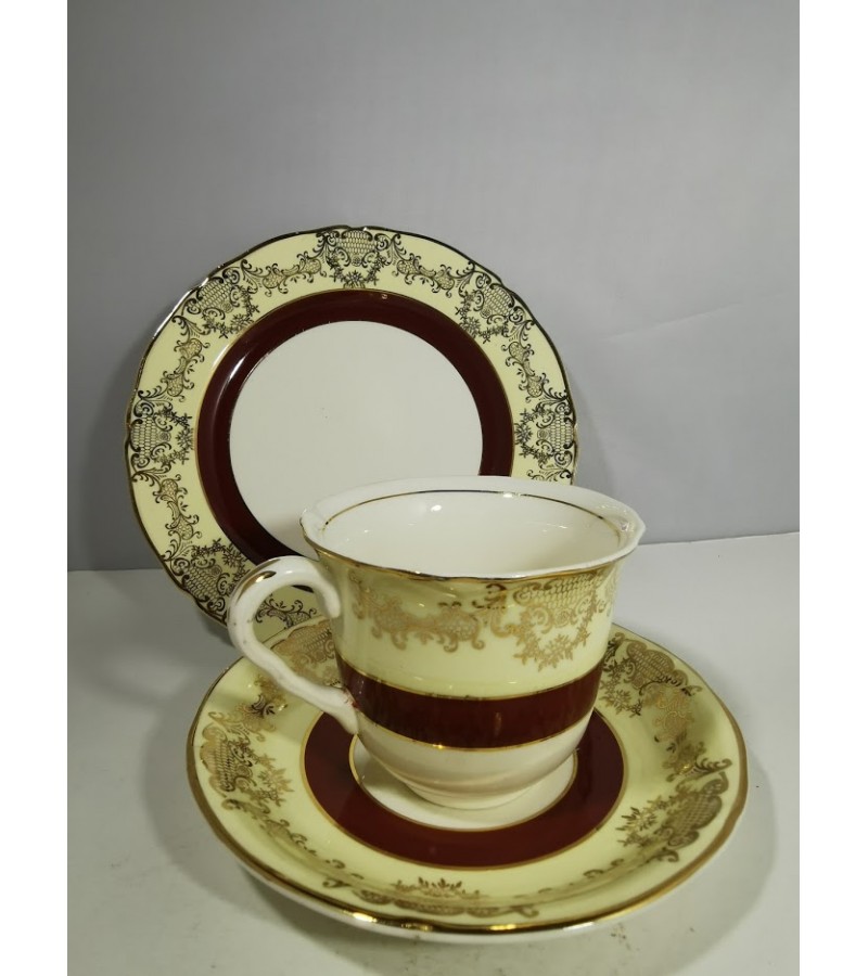  Puodelis su lėkštutėmis, angliškas porcelianinis kavos, 1947 m. talpa 200 ml., 6 vnt. Kaina  po 12 