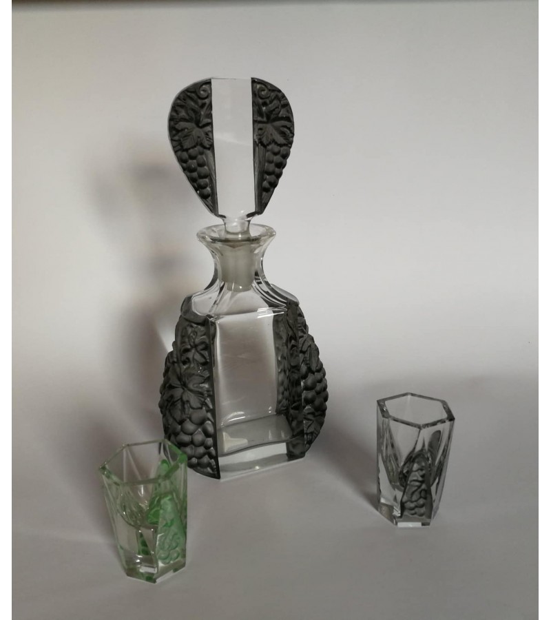 Art Deco Bohemia Cut Glass Decanter Set by Curt Schlevogt c 1920. Komplektas: grafinas ir 2 stikliukai. Kaina 187