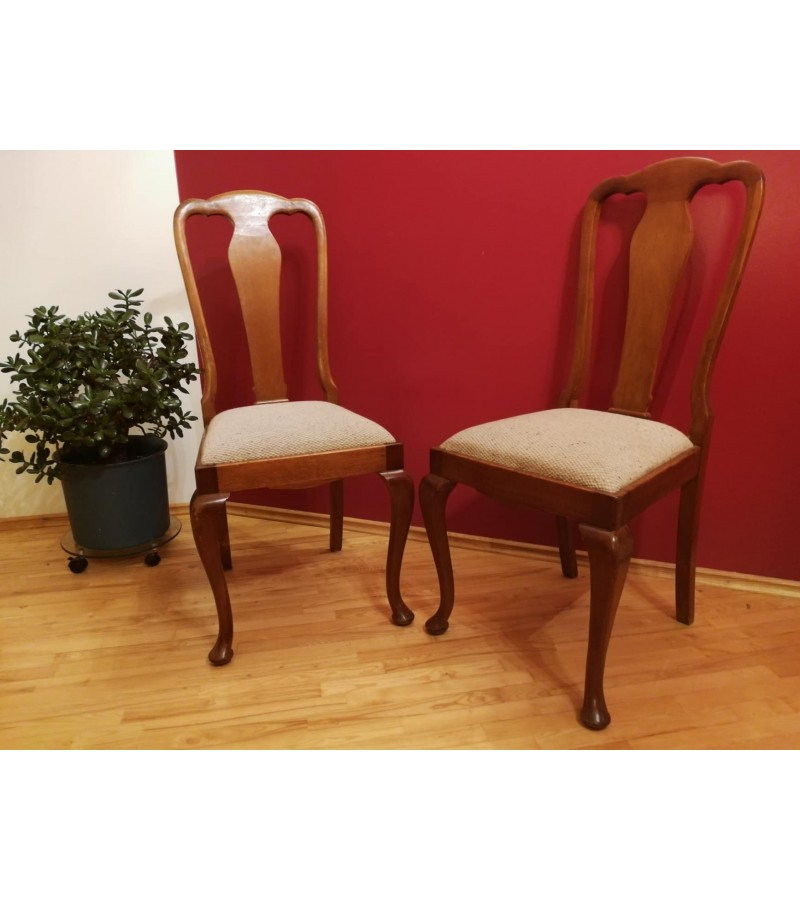 Kėdės Chippendale stiliaus antikvarinės, tvirtos. 2 vnt. Kaina 82 už abi.