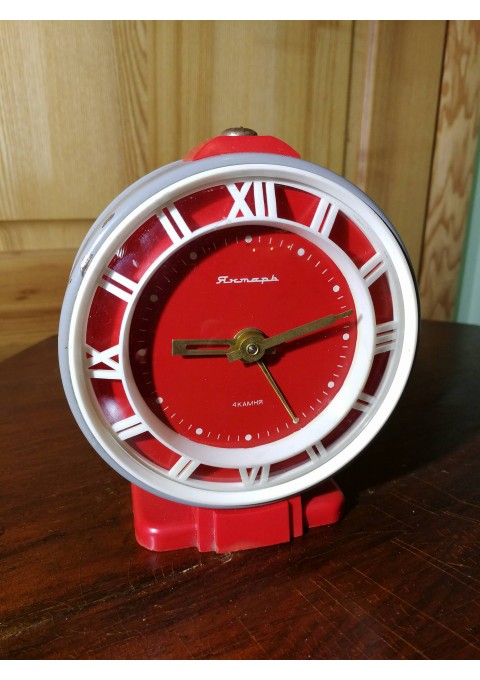 Laikrodis, žadintuvas sovietinis, tarybinių laikų, budilnik Jantar. Veikiantis, patikrintas laikrodininko. Kaina 28