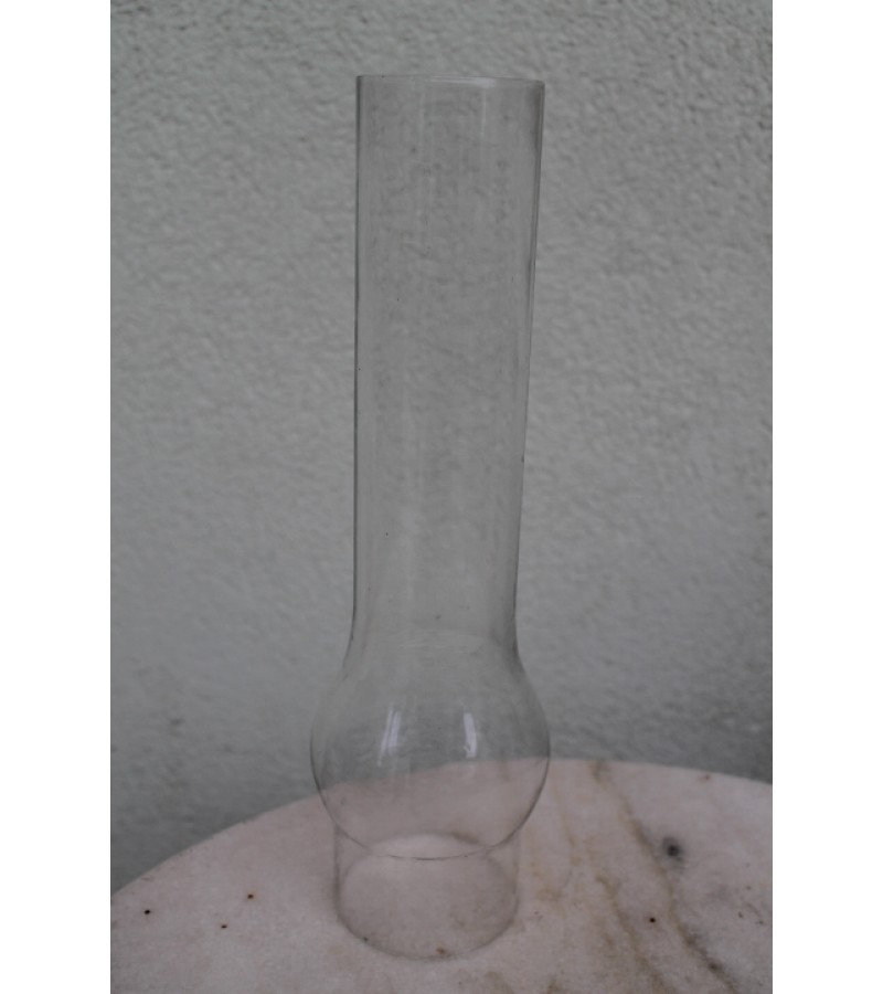 Žibalinės lempos gaubtas, stiklas. BELGE. Apatinis skersmuo 7,5 cm. Kaina 23